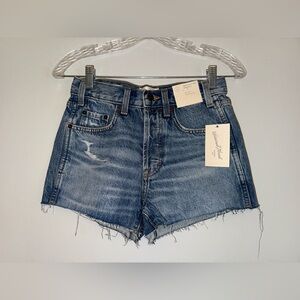 NWT UNIVERSAL THREAD women’s high rise mini shorts sz 2 ✨